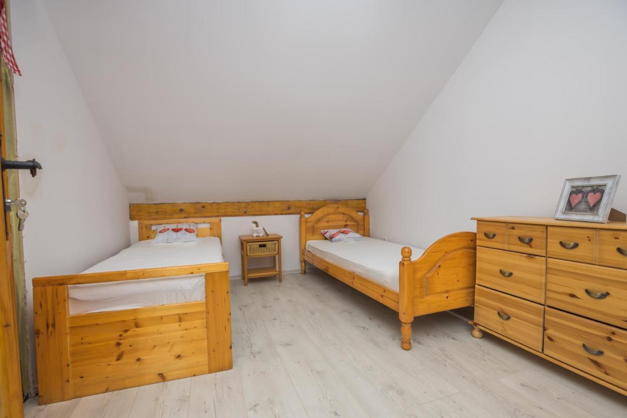 Hotel Kuca Za Odmor "Dva Srca" Ceminac Exterior foto