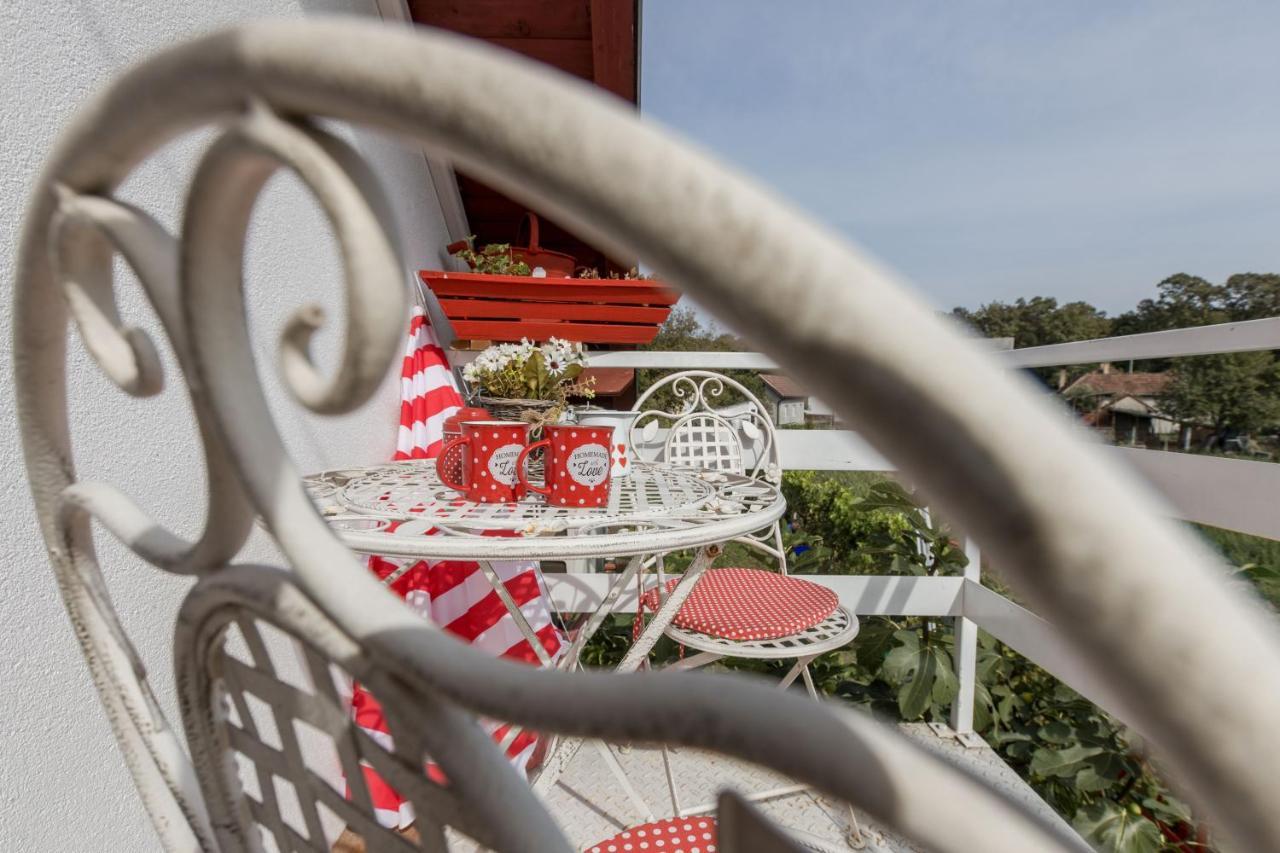 Hotel Kuca Za Odmor "Dva Srca" Ceminac Exterior foto
