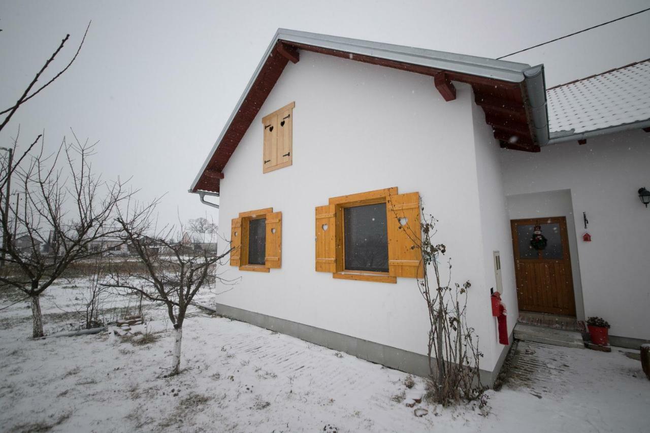 Hotel Kuca Za Odmor "Dva Srca" Ceminac Exterior foto